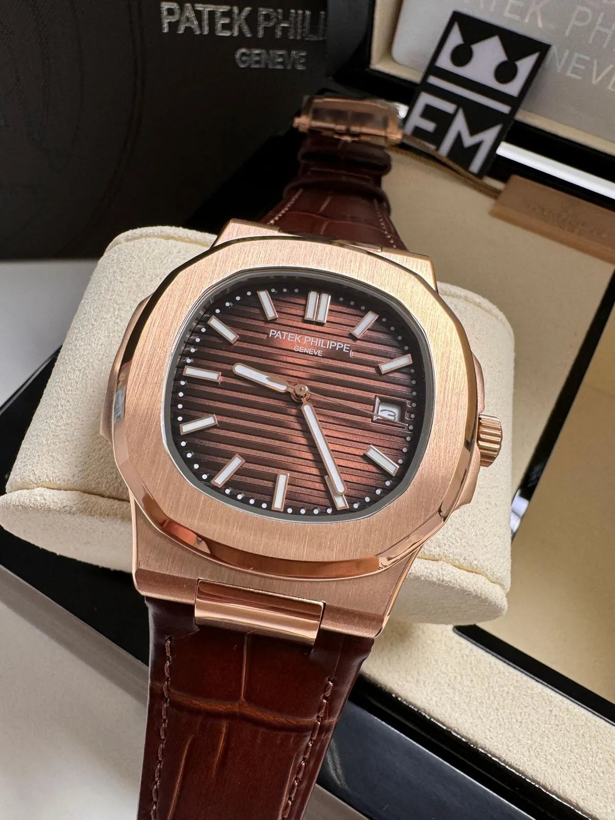Patek Philippe Nautilus Couro
