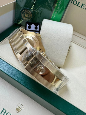 Rolex GMT-Master II / Gold